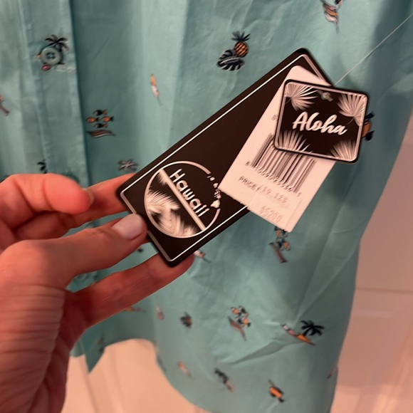 NWT Performance Apparel Men’s Hawaiian Shirt - Picture 3 of 8